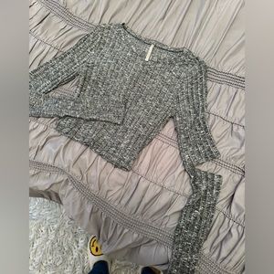 Long sleeve crop top